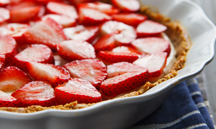 No Bake Vegan Strawberry Pie