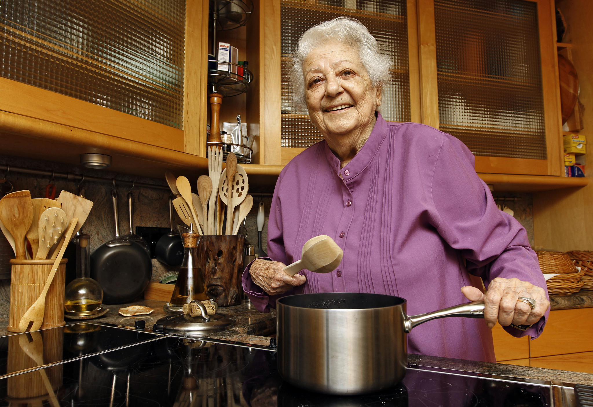 My grandmother usually cooks. Бабушкины рецепты. My grandma.